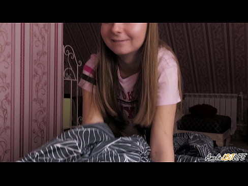 ❤️ Blondie na-aṅụ BFF ya nke ukwuu wee nweta ọnụ n'ọnụ ya ❌ Anal video ❤